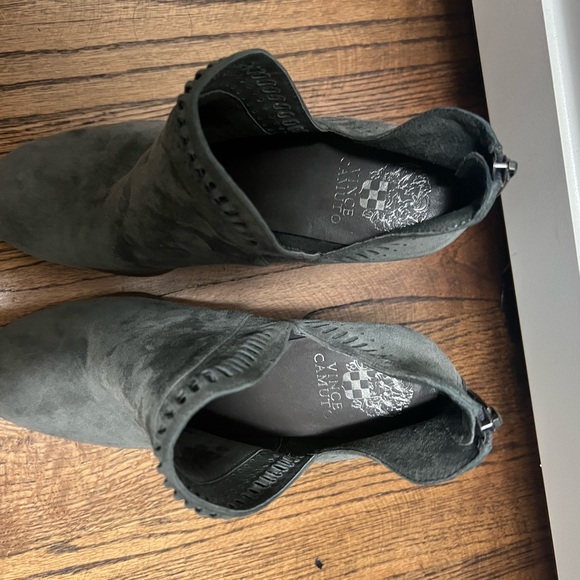 Vince Camito gray suede bootie, size 9 - Picture 4 of 6